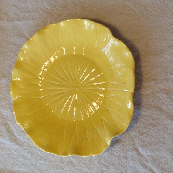 Lotus Metlox Potteries Poppytrail Hand-Crafted California Plate - Picture 1 of 3